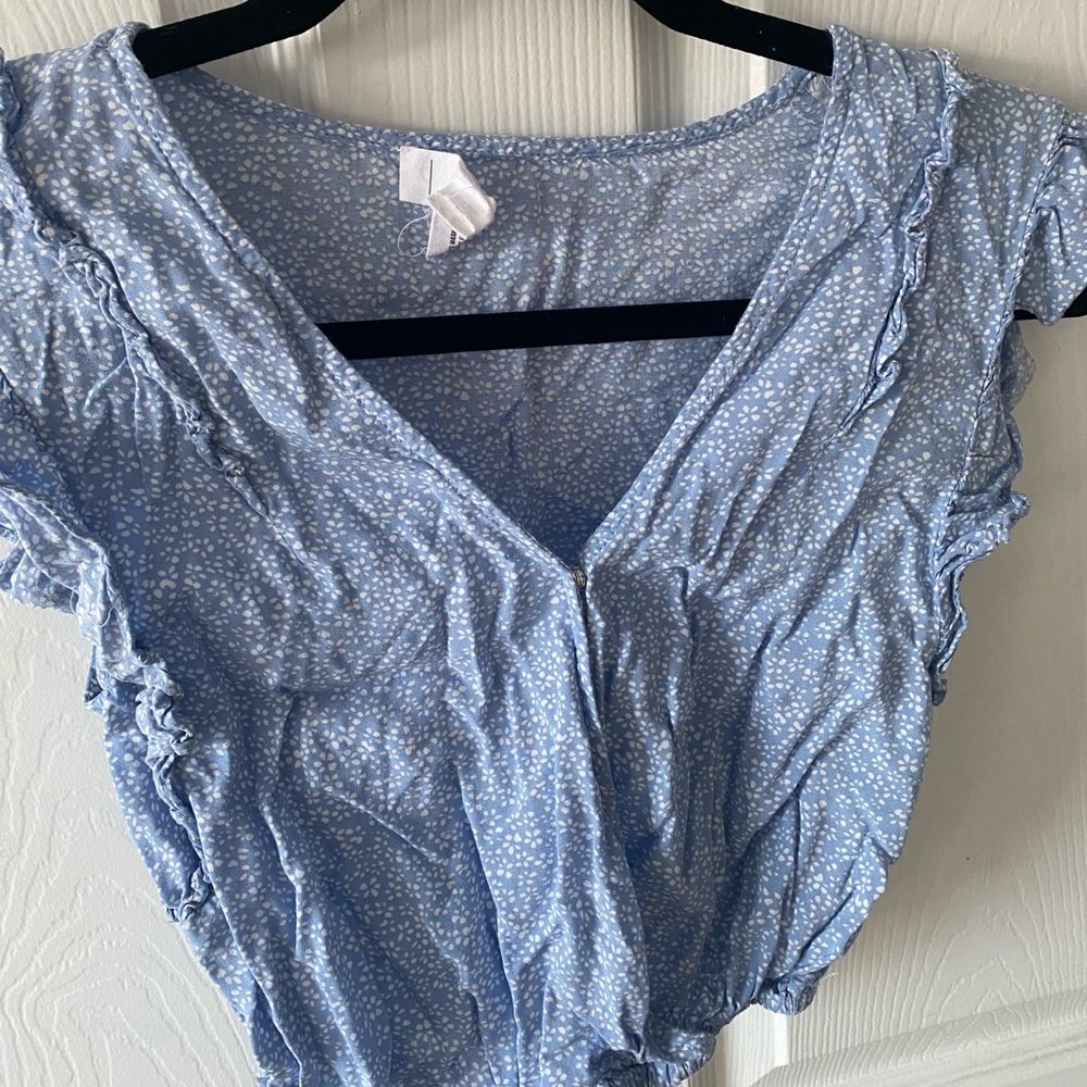 Ivy & Main Cropped Floral Print Blouse Size XS